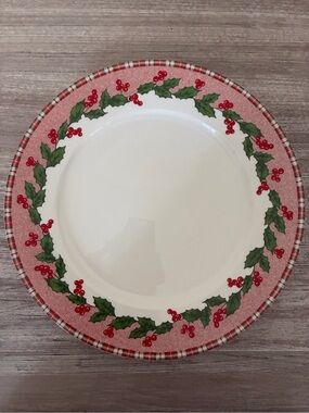 Set of 4 Essential Home Tartan Ribbon Christmas 2005 Holly Dinner Plates